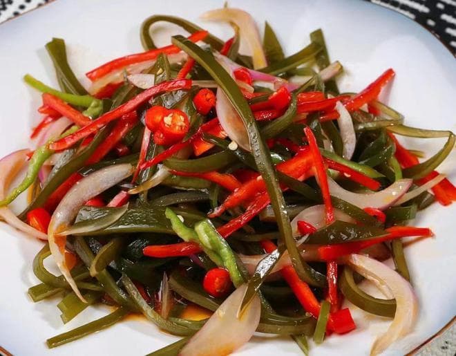 “春吃碱，火气减”，建议：多吃6种碱性菜，润燥降火，健康过春
