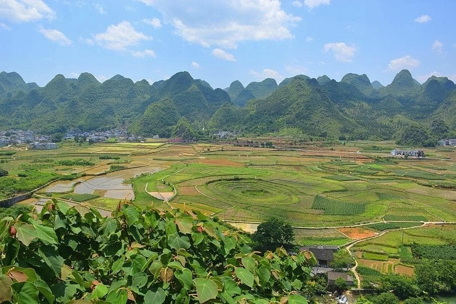 多彩贵州：雄奇浩瀚的万峰林