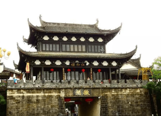 白墙青瓦马头墙，绿水青山蔚蓝天——美到窒息的徽派建筑