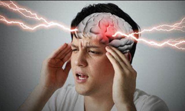 老人如何预防脑梗？3种维生素可保护血管，降低脑梗的风险