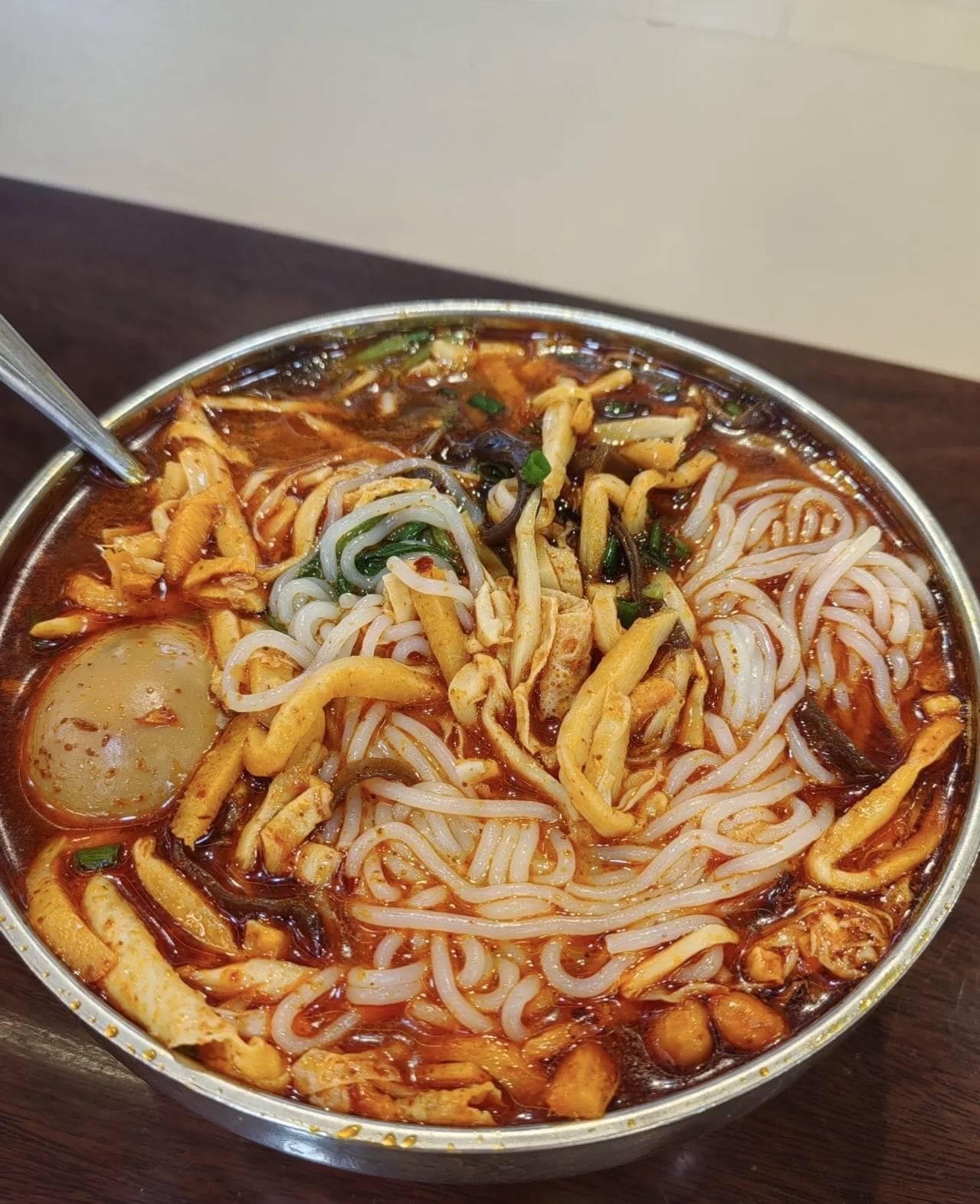 柳州五大特色美食：从螺蛳粉到油茶，探寻这座城市的味觉密码