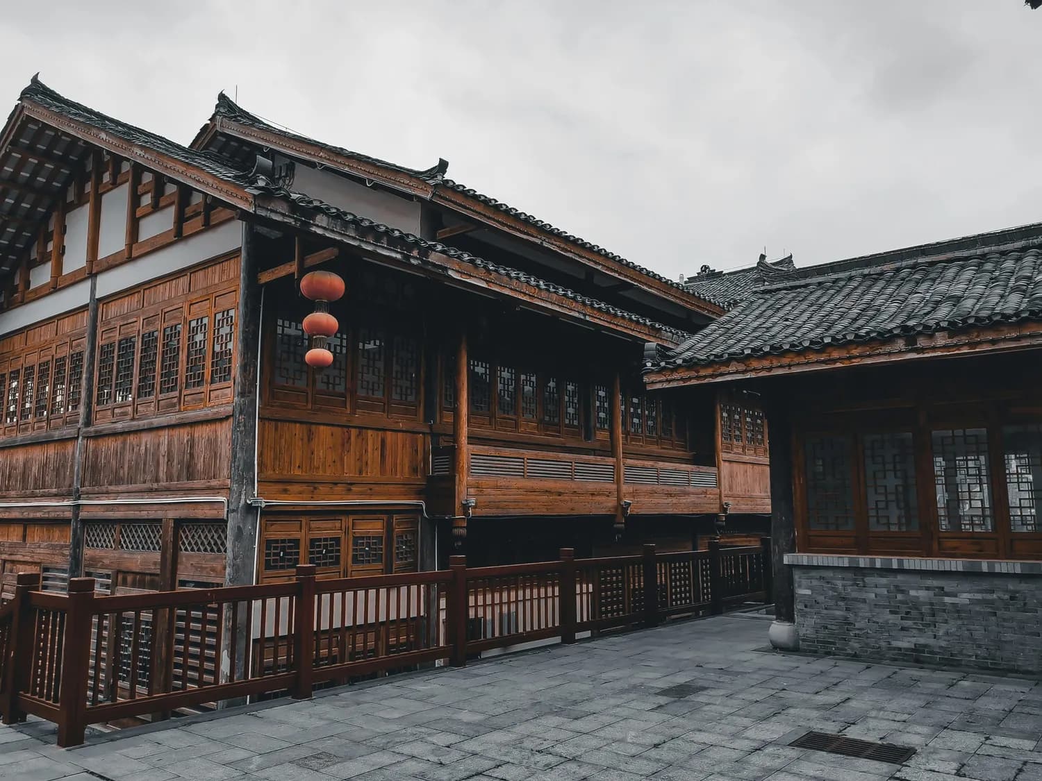 从恨到敬：《魔道祖师》中魏无羡与金凌的复杂关系
