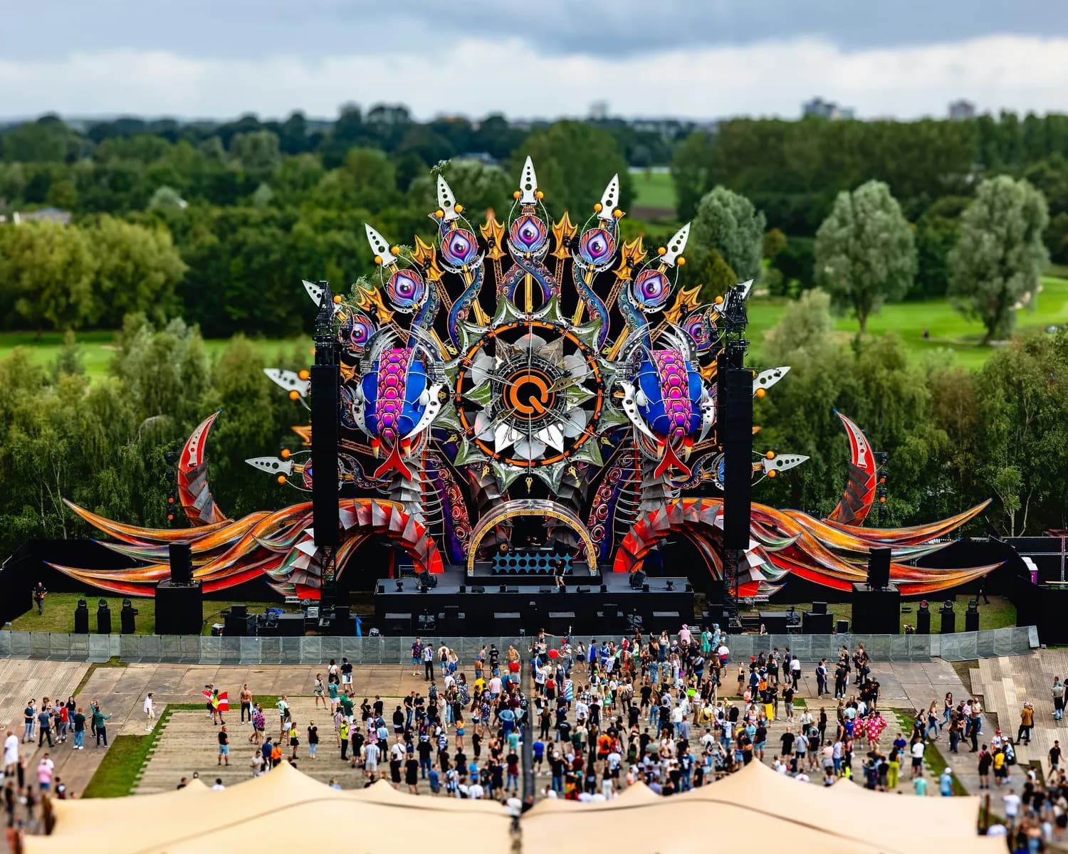 冬季狂欢必备：Tomorrowland攻略大揭秘！