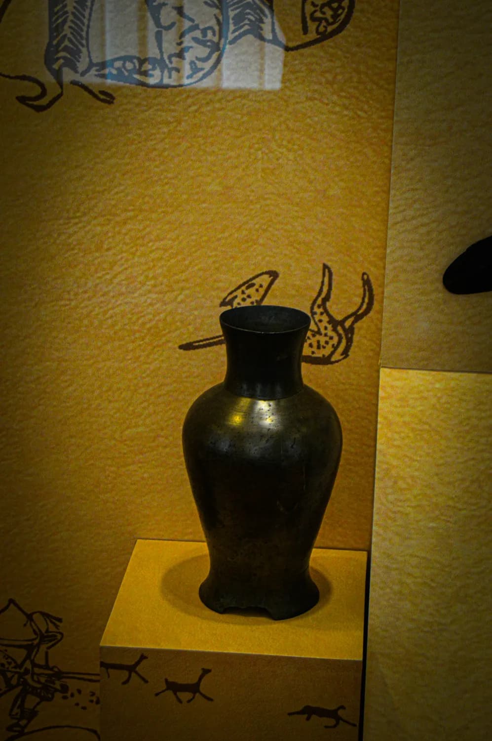 仰韶小口尖底瓶：7000年前的酿酒智慧与文化象征
