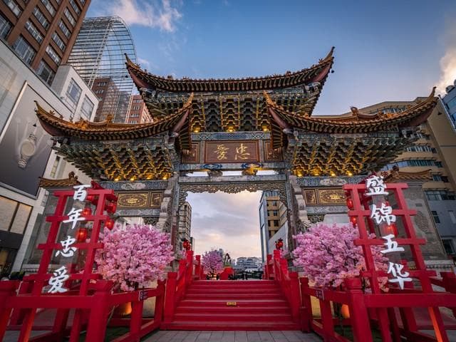 昆明旅游 蒙自：探访云南的美丽角落，感受不一样的春城风情