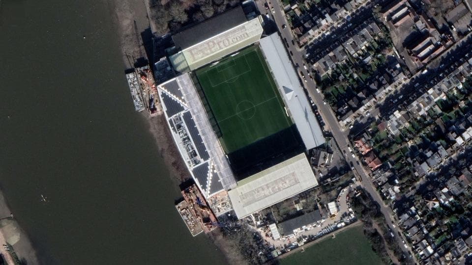 英超有6座场地面积小于标准足球场的球场？