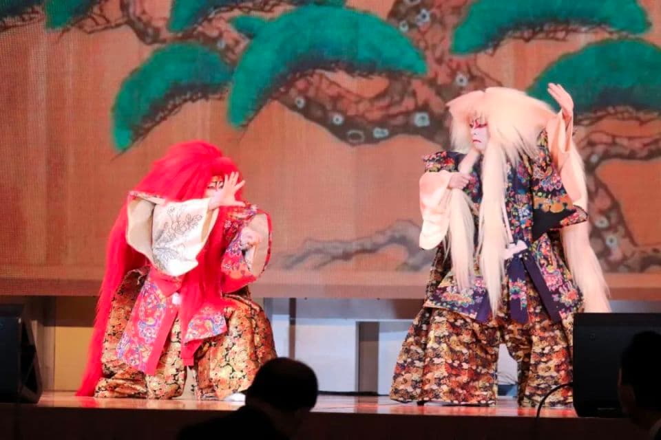 顶流日本舞蹈家，如何与华人结缘？孝藤右近谈全华联蛇年春晚