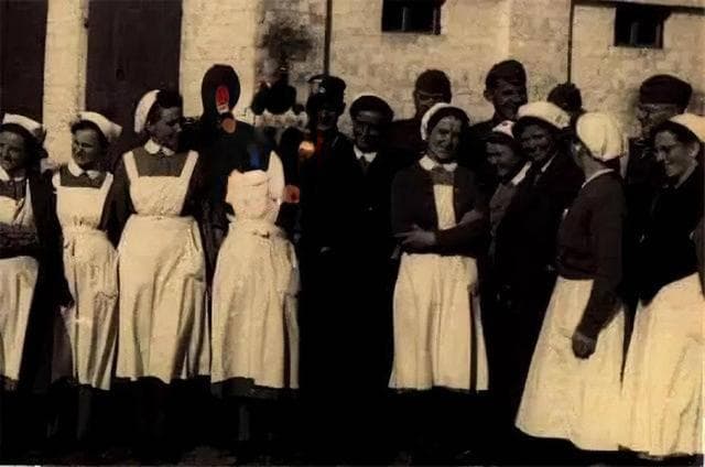 她是德国纳粹党女魔头，二战后被判死刑，为保命竟提出无耻请求