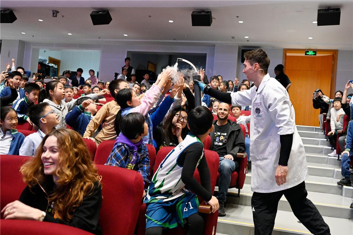 赋能未来：国际部小学STEAM科学实践活动