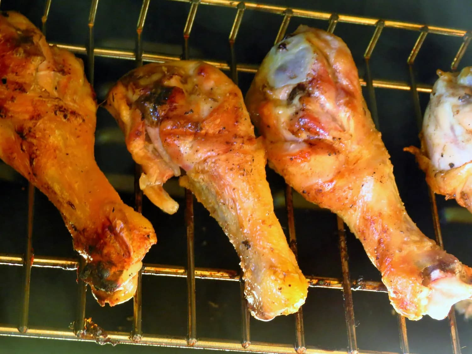 鸡大腿VS琵琶腿：一场关于口感与营养的终极对决