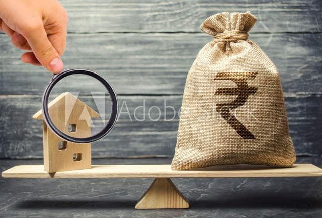 债券赎回的时机选择依据是什么？这个依据如何影响投资收益？