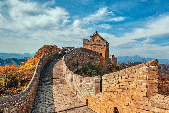 长城为什么建两层堡垒？烽火台有何作用？万里长城有什么意义？