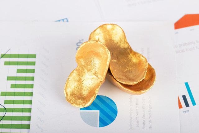 如何理解贵金属投资并做出明智决策？这种投资决策有哪些市场影响？