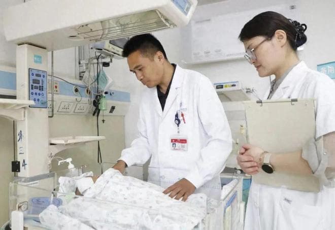 徐州市儿童医院专家：先天性脐膨出是可以治愈的