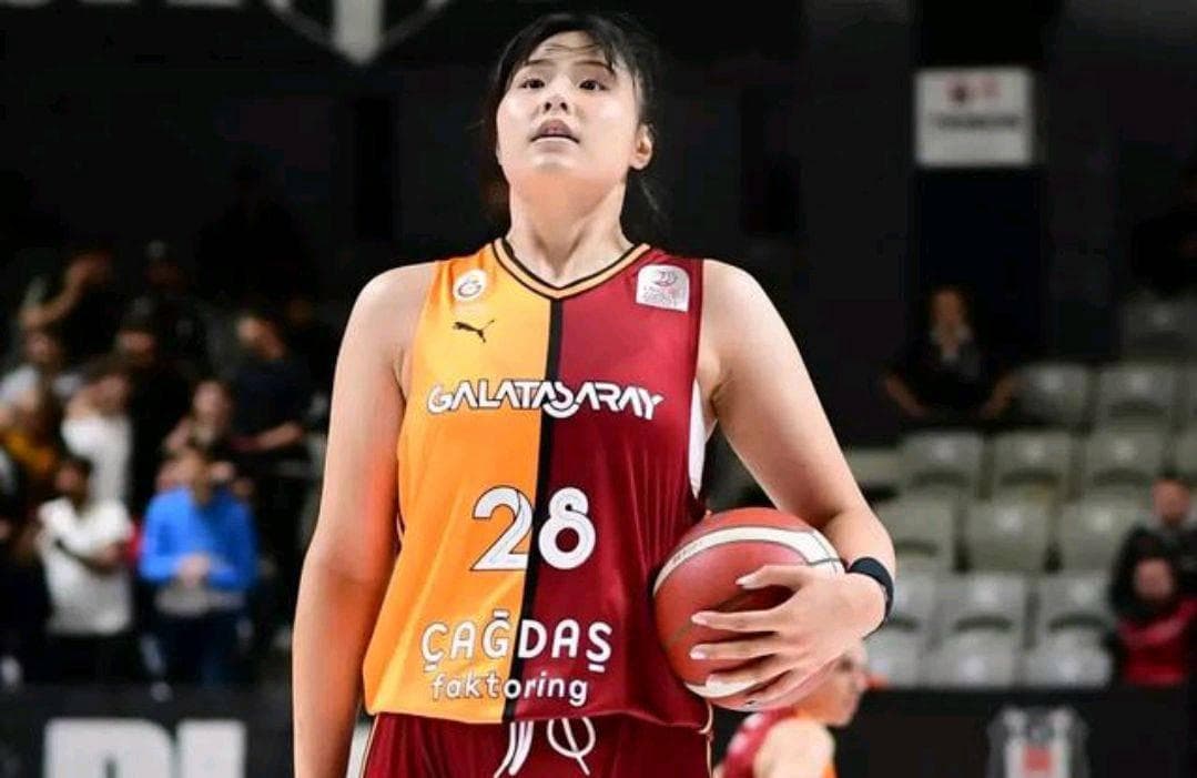 李月汝留洋：奋斗与成长的中国女篮代表