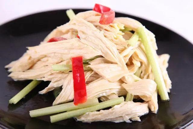孕妇与腐竹的美味邂逅：营养、安全与烹饪秘籍