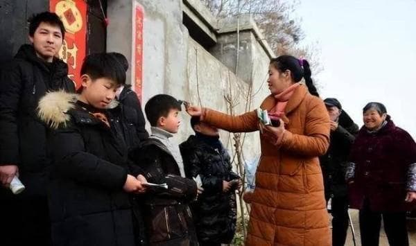 清明节，为什么要尽量带孩子回家“祭祖”？有个很重要的原因！