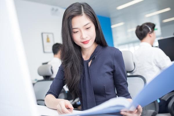 产假与寒暑假相遇：女性职场权益的挑战与应对策略