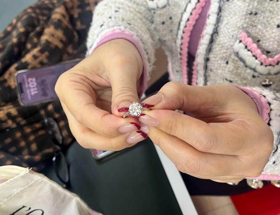 倒垃圾时不小心把戒指丢进垃圾桶？广州多部门耐心帮失主找回