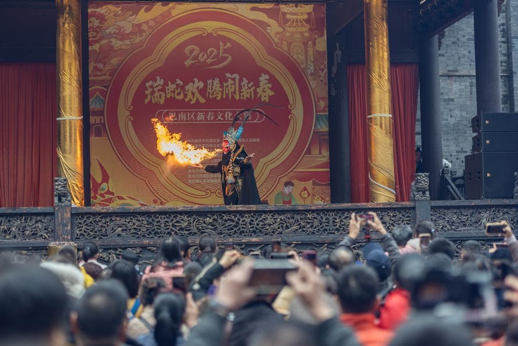重庆巴南：非遗展演迎新春