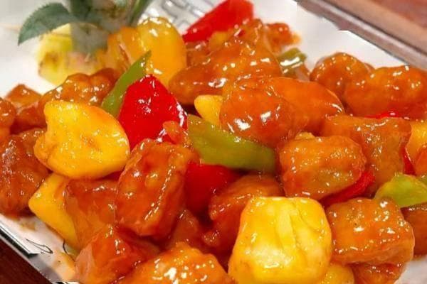 菠萝炒肉：酸甜美味受家庭青睐，营养价值备受关注