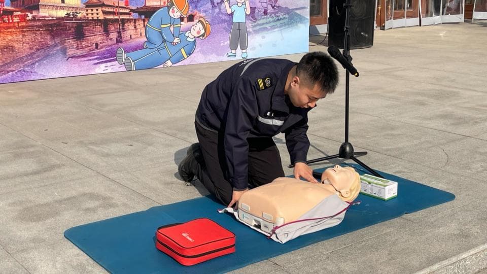 国家急救日倡议活动：“一对一”现场教学  让市民真正掌握急救要点