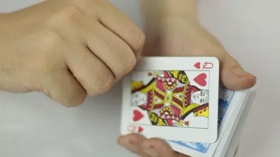 7个简单扑克魔术教学：让牌回到顶上、四个A等