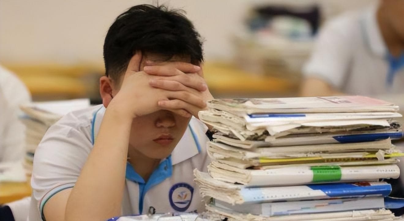 多地实行高中双休，给孩子们减负，网友：培训机构要发财了！
