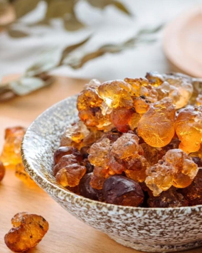 桃胶功效与食用指南：平民燕窝的六大好处及简易食谱