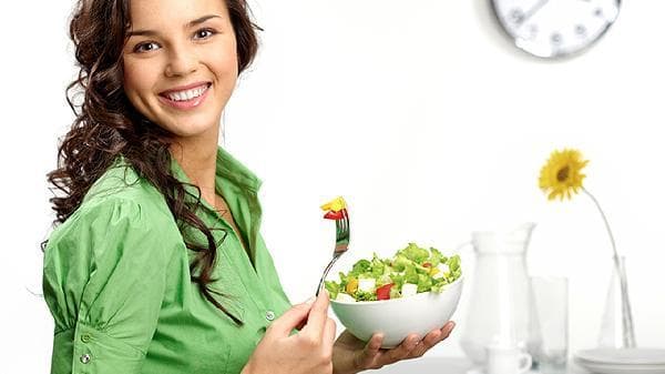 女人的脸上皱纹吃什么食物能消除呢