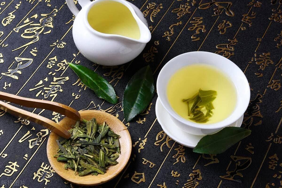 绿茶冲泡技巧：从选茶到冲泡的完全指南