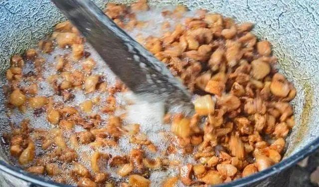上海医大发现：吃猪油的人，健康指数是吃菜籽油的人的10倍不止？