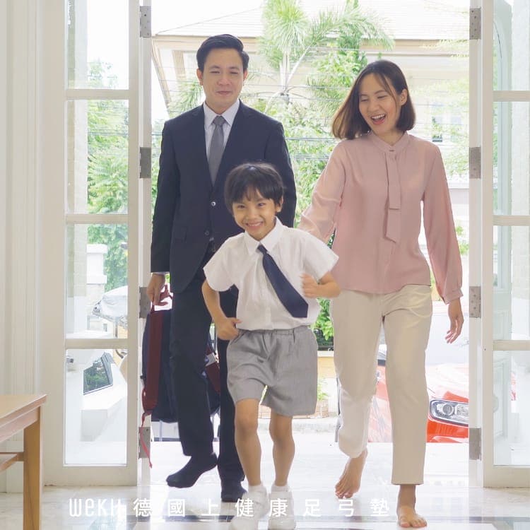 让孩子挺直成长：儿童骨骼发育与健康步伐的要点
