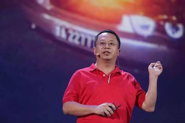 传奇人物红衣教主周鸿祎：互联网变革的推动者与争议的中心