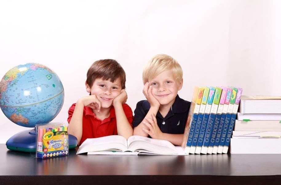 心学问心理教育，孩子怕黑？教你几招克服恐惧