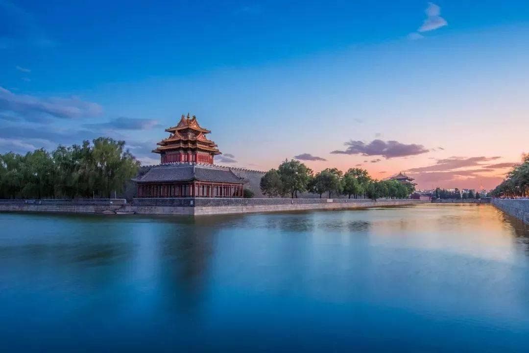 国庆诵诗正当时：100句爱国诗词传承家国情怀