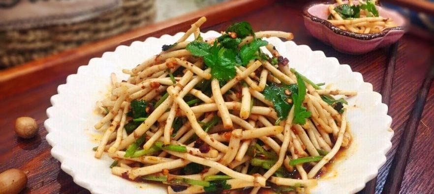 以鱼腥草入菜，健康美味兼得（探究鱼腥草的养生功效与多样化烹饪方法）