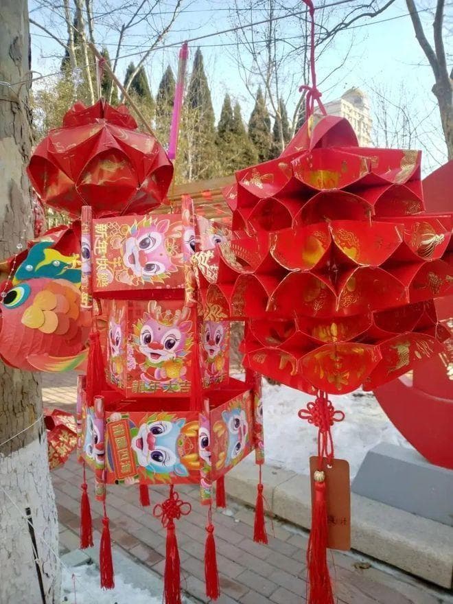 元宵节灯笼怎么制作的？脑洞大开的瓶子盖灯笼了，你见过吗？