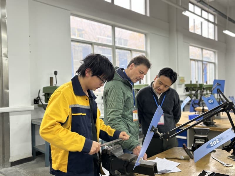 机电一体化专业圆满完成德国技术工人1考试