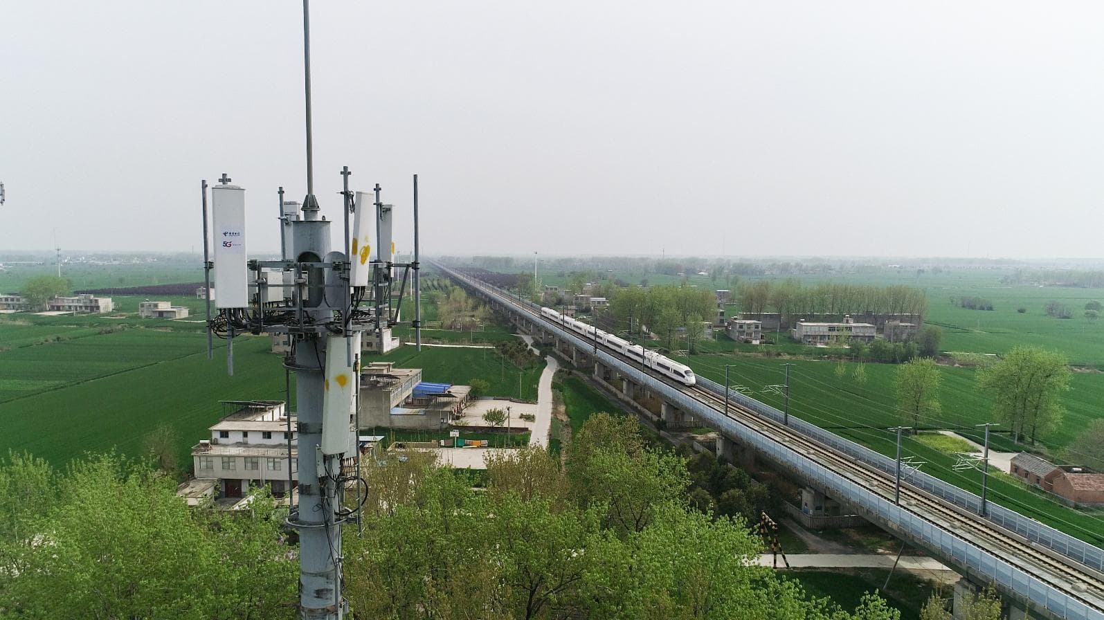 科技创新 开启高铁5G-A新时代