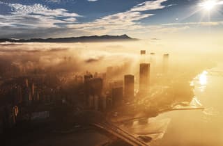 2025年房地产进入“止跌回稳”关键期，一线城市将发挥“楼市风向标”作用