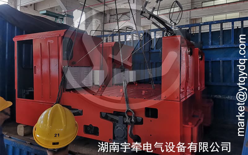 变频调速架线式工矿电机车自动断电的原理是什么？