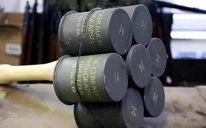 二战超口径武器的经典之作—德国“铁拳”单兵反坦克发射器