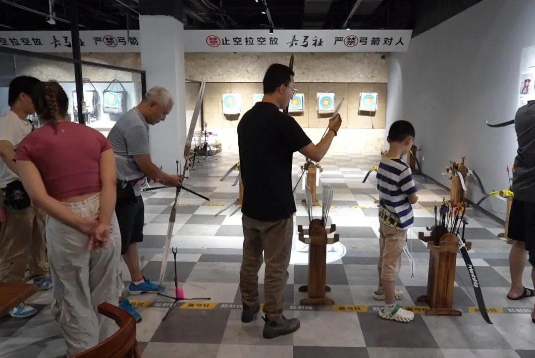 梅雨季室内运动攻略：射箭馆、羽毛球馆等成热门选择