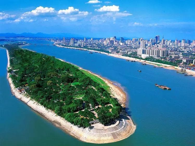橘子洲：湘江之心，千年历史见证
