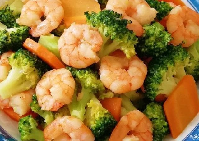 饭店里的炒虾仁为什么那么好吃？多加一步，虾仁口感滑嫩有弹性