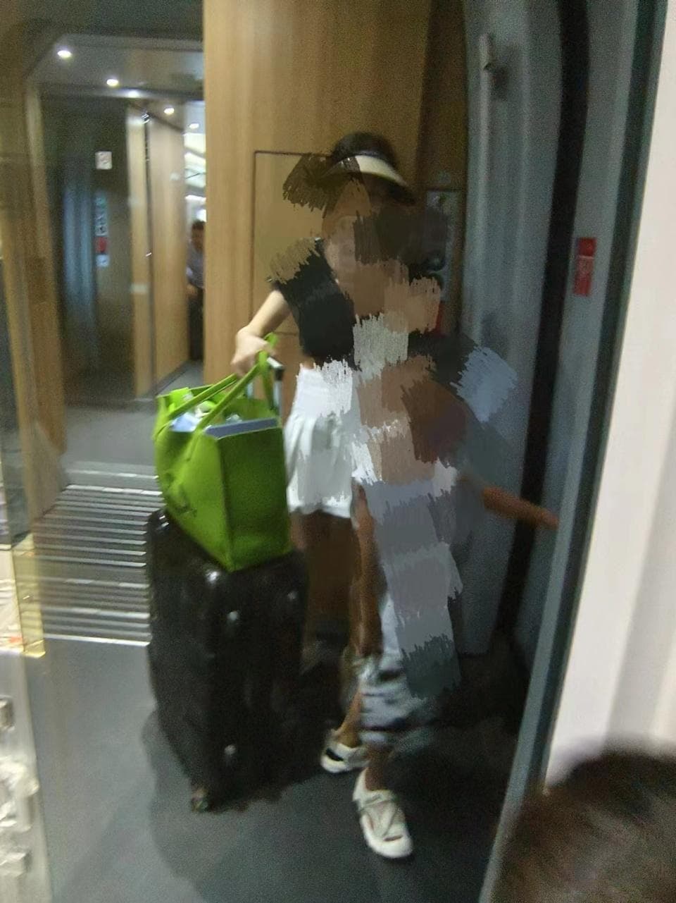 武汉站打车到汉口站该走哪条路？重庆一旅客赶上高铁却“心里不舒服”