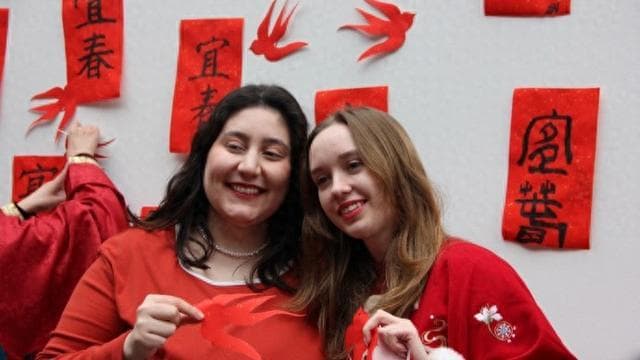 在黄道婆纪念公园，中外游客同过“立春祭”
