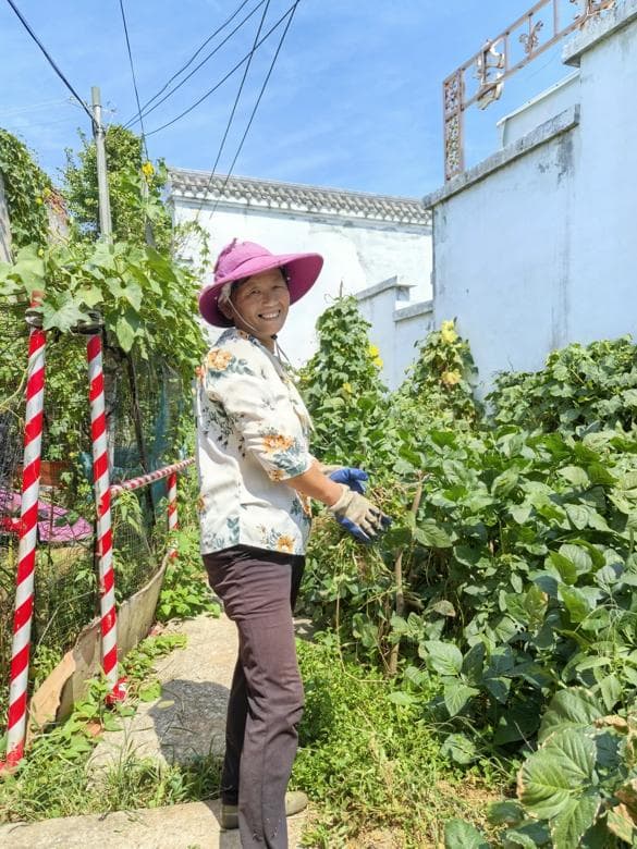 1.5米农妇勇救1.6米村民，三次跳水终化险为夷