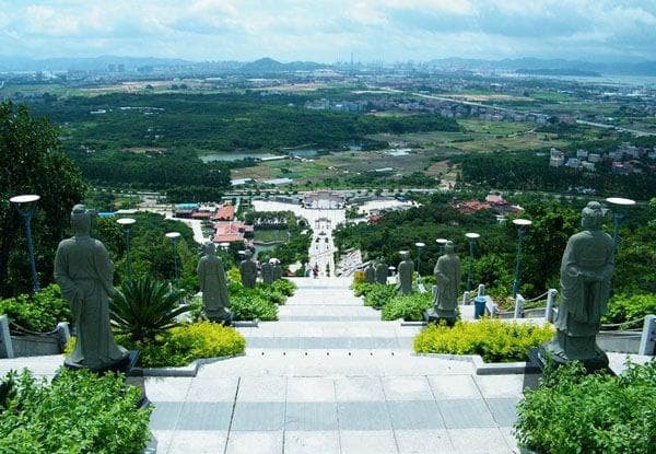 青礁慈济祖宫景区：闽南文化与中医文化的瑰宝